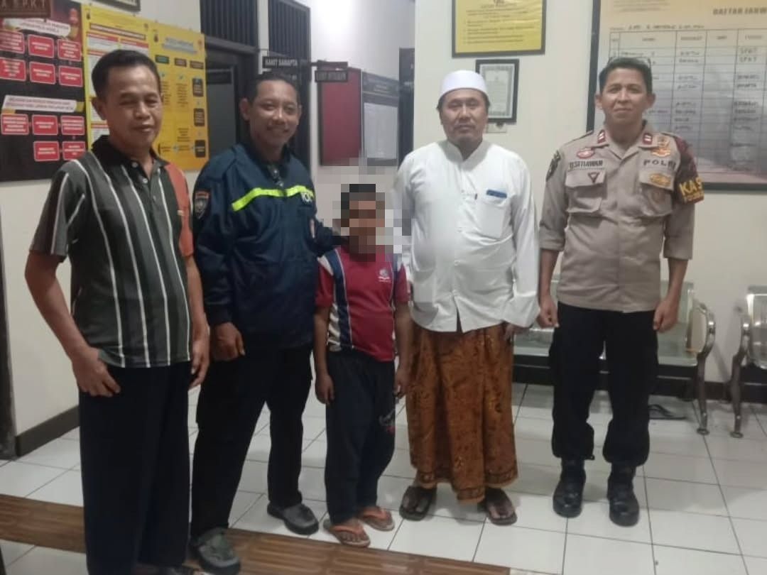 Bnak laki-laki terlantar ditemukan di Pedalangan (foto: Polsek Banyumanik)