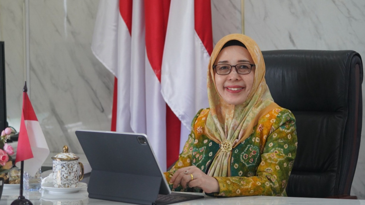 Direktur KSKK Madrasah Kemenag Nyayu Khodijah saat menjelaskan juknis PMBM 2026/2027 (foto: Kemenag)