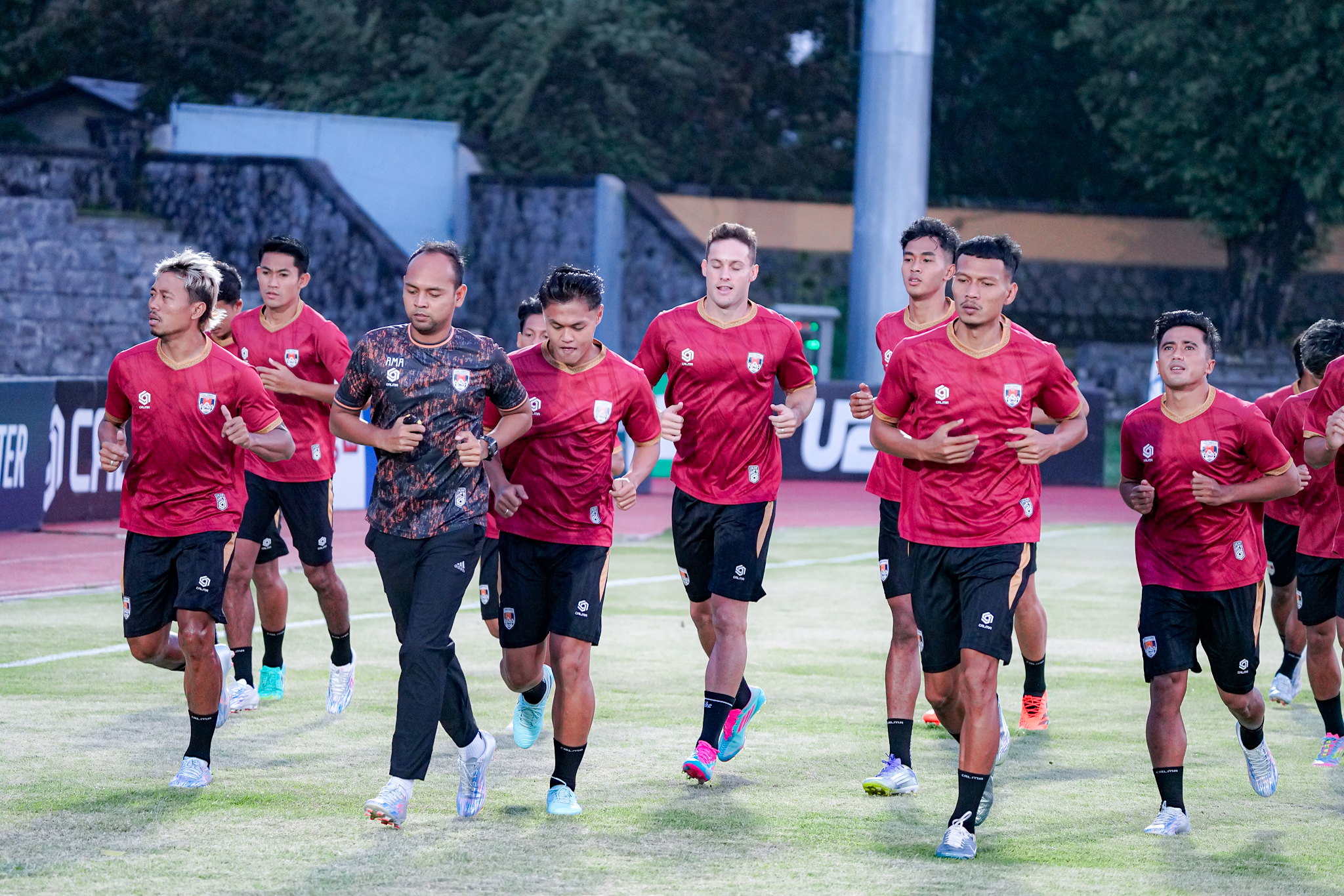 Kendal Tornado FC saat latihan. (matasemarang.com/Lia dina)