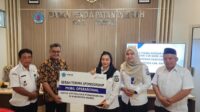 Bank Jateng Cabang Brebes menyerahkan satu unit mobil operasional Toyota Rush GR kepada Pemerintah Kabupaten Brebes (foto: Bank Jateng)