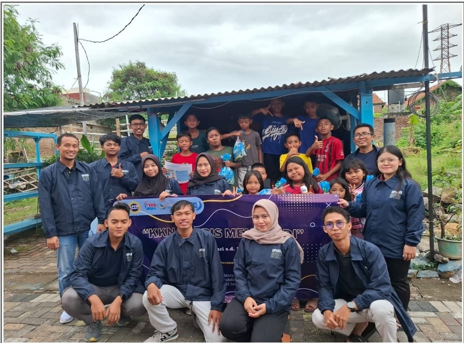 Kelompok 7 KKN UPGRIS. (matasemarang.com/Lia Dina) Kelompok 7 KKN UPGRIS. (matasemarang.com/Lia Dina)