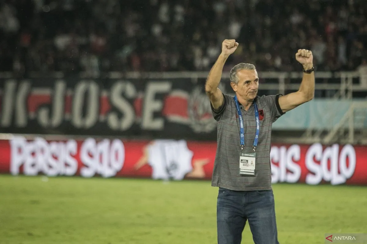 Pelstih Persis MILOMIR SESLIJA