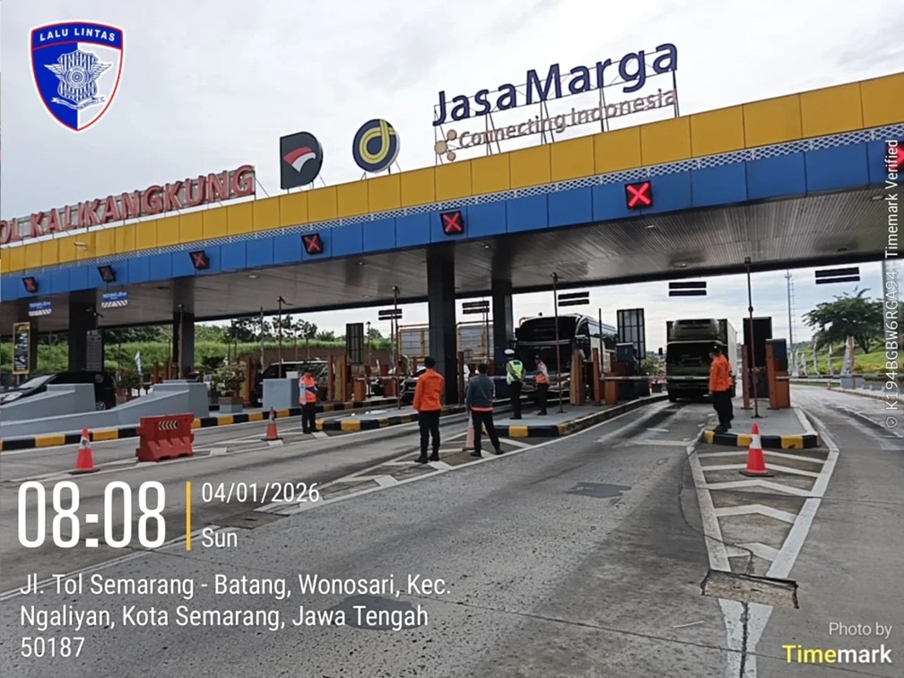 Pantauan lalu lintas di Tol Kalikangkung, Minggu 4 Januari 2026 (foto: Polrestabes Semarang)