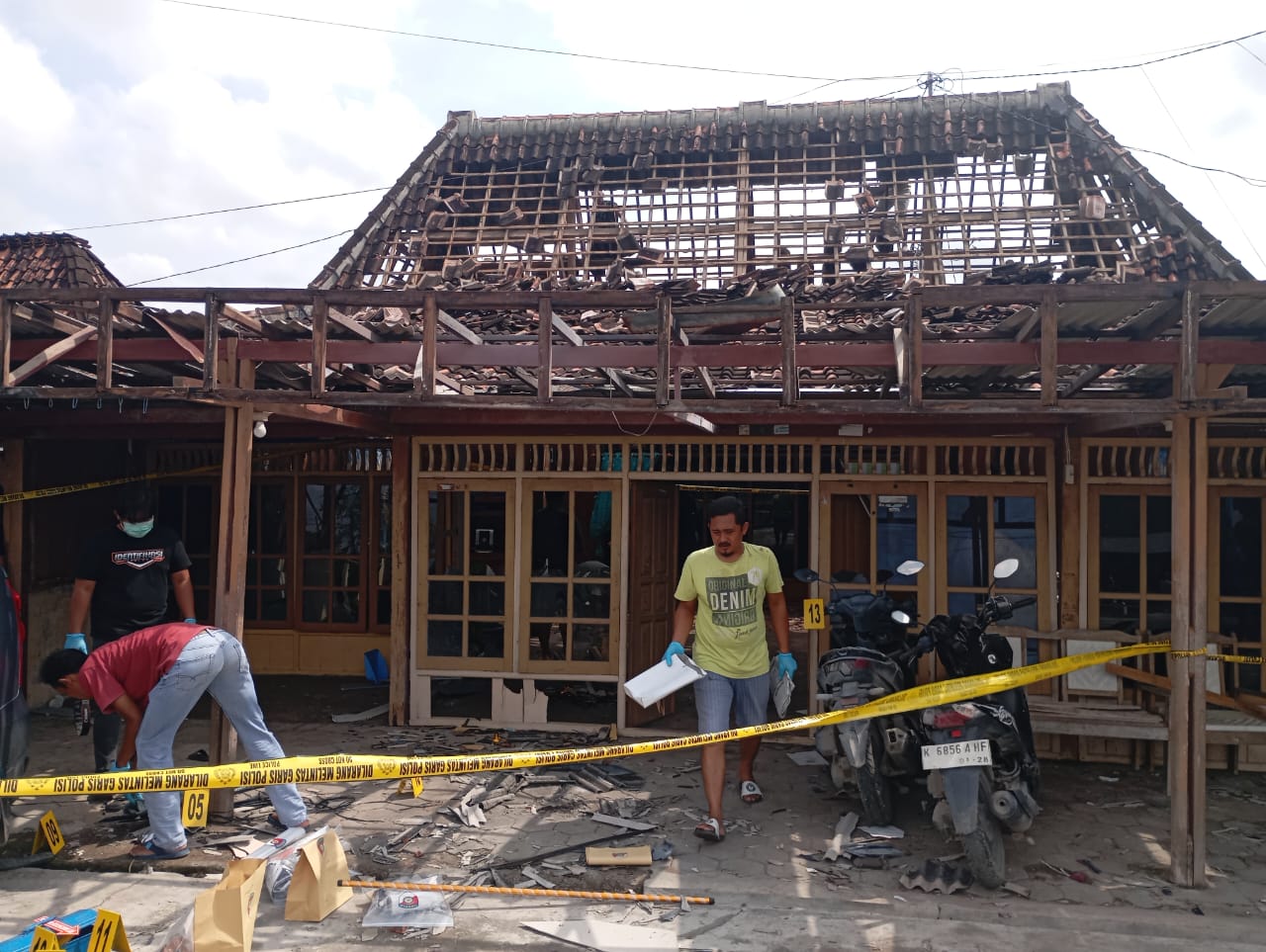 3 rumah di Jateng terdampak ledakan petasan illegal (foto: Polda Jateng)