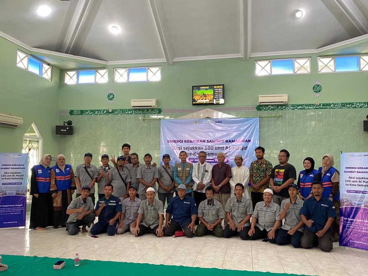 Program sosial cuci AC masjid, wujud nyata kepedulian dan pemberdayaan. Program sosial cuci AC masjid, wujud nyata kepedulian dan pemberdayaan
