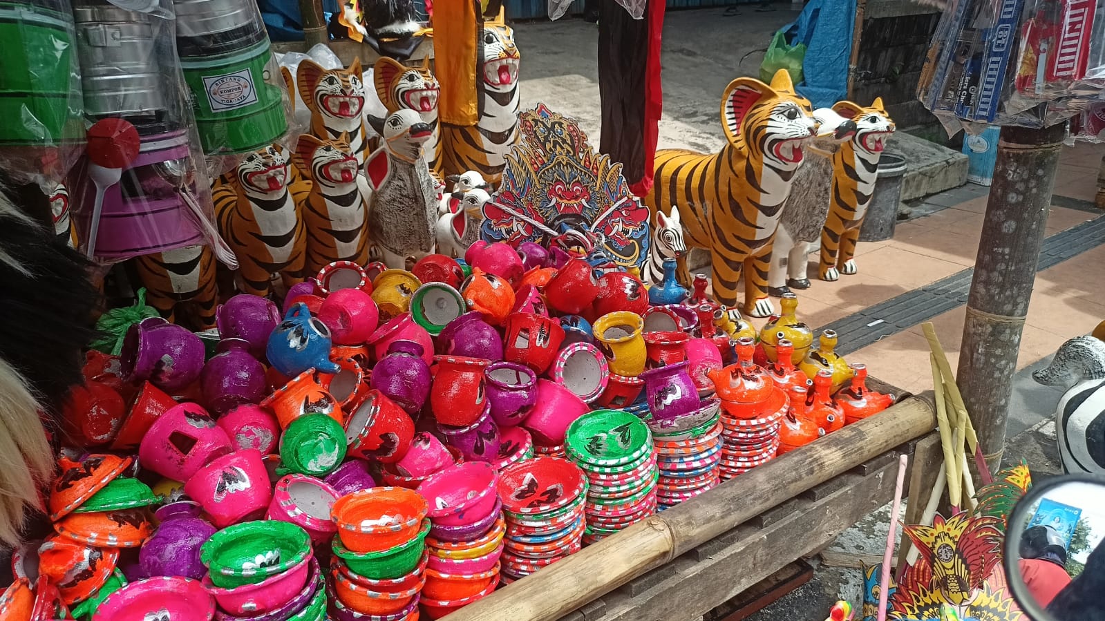 Gerabah tanah liat Dugderan (foto: matasemarang.com/ Ade Lukmono)