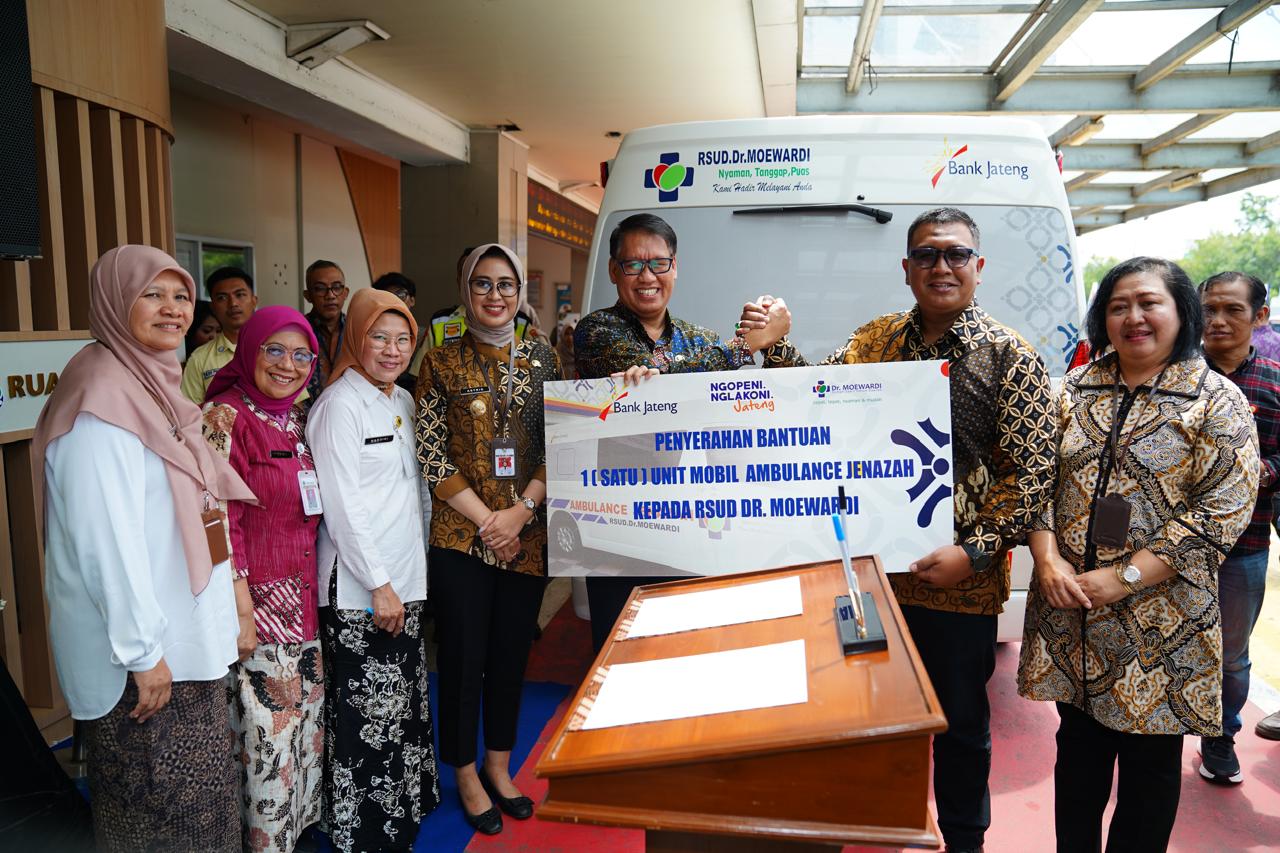 Bank Jateng resmikan KCP di RSUD dr. Moewardi, Solo, sekaligus menyerahkan bantuan ambulans, Jumat 13 Februari 2026 (foto: Bank Jateng)