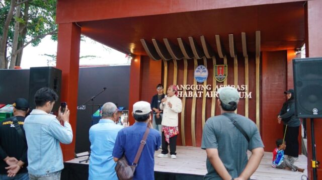 Panggung Aspirasi PDAM Tirta Moedal di Pasar Johar Semarang. (matasemarang.com/Lia Dina)