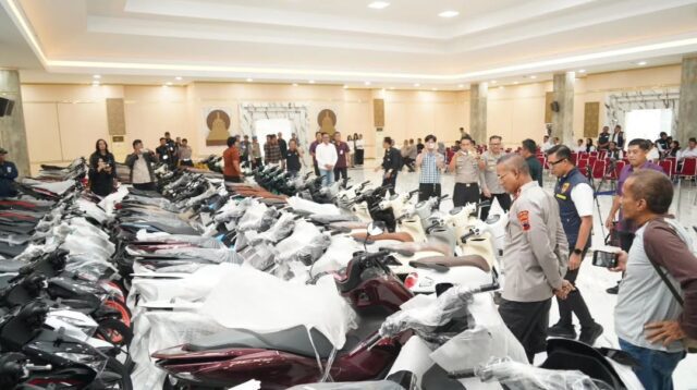 Barang bukti 87 motor hasil sitaan dari sindikat penadahan lintas provinsi (foto: Polda Jateng)