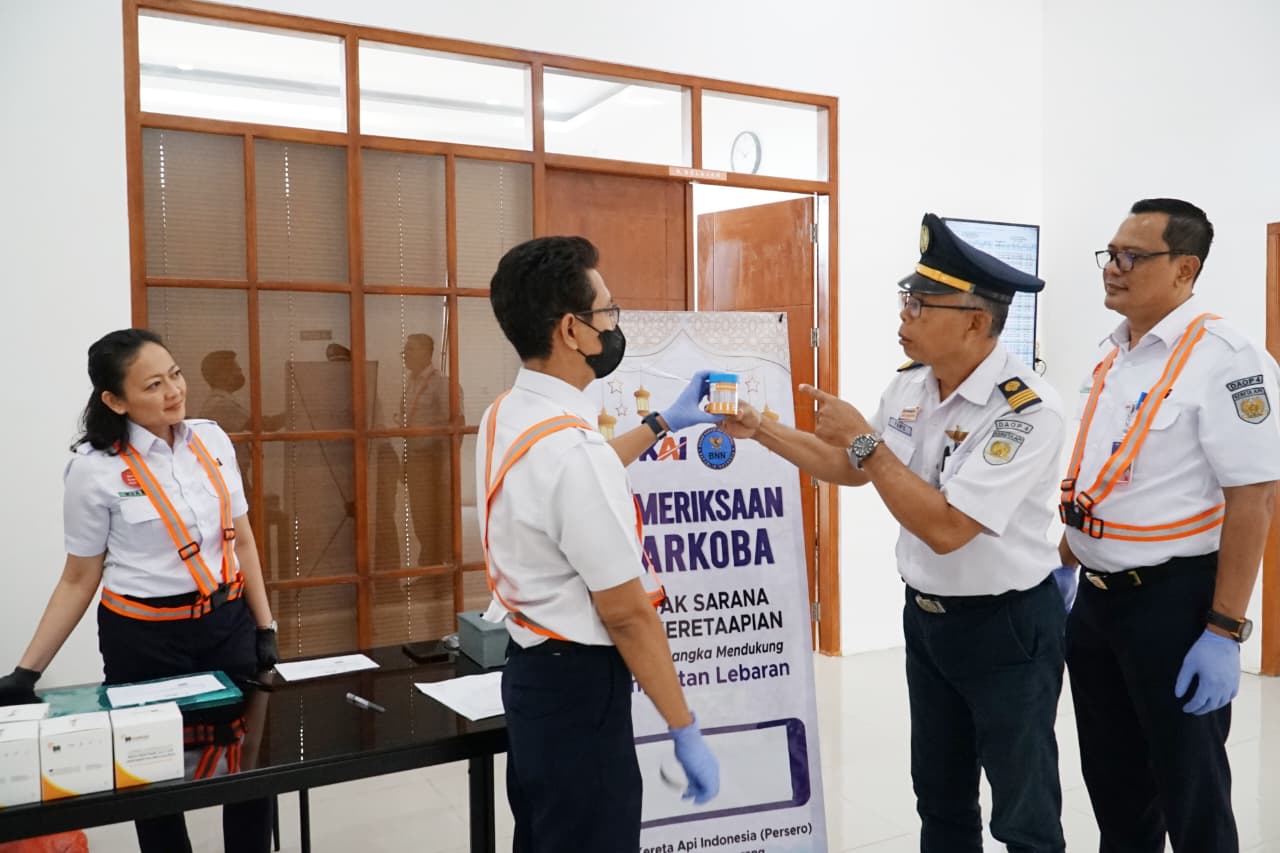 tes narkoba di Daop 4 Semarang. (matasemarang.com/Lia dina)