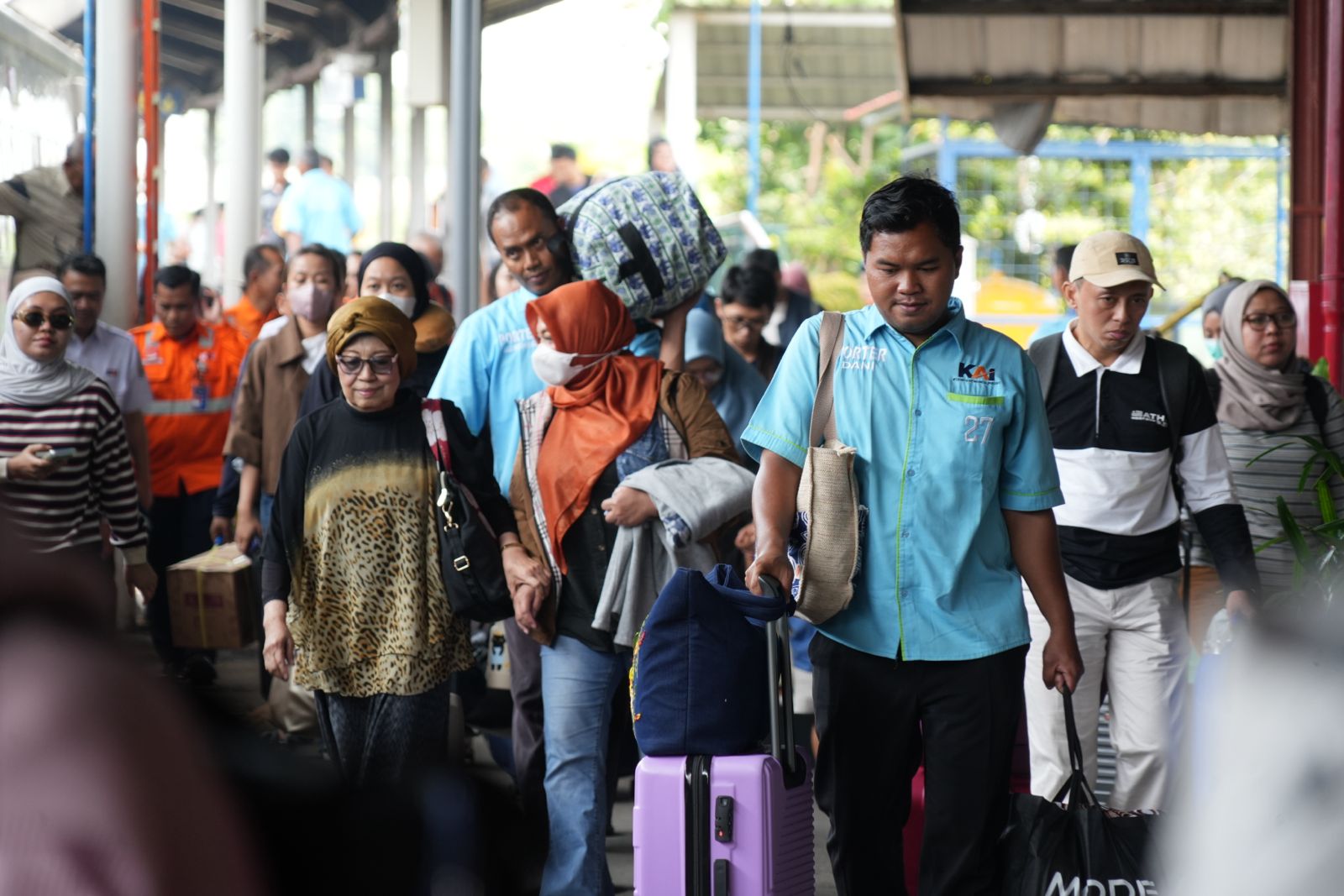Suasana di Stasiun Semarang Tawang. (matasemarang.com/Lia DIna)