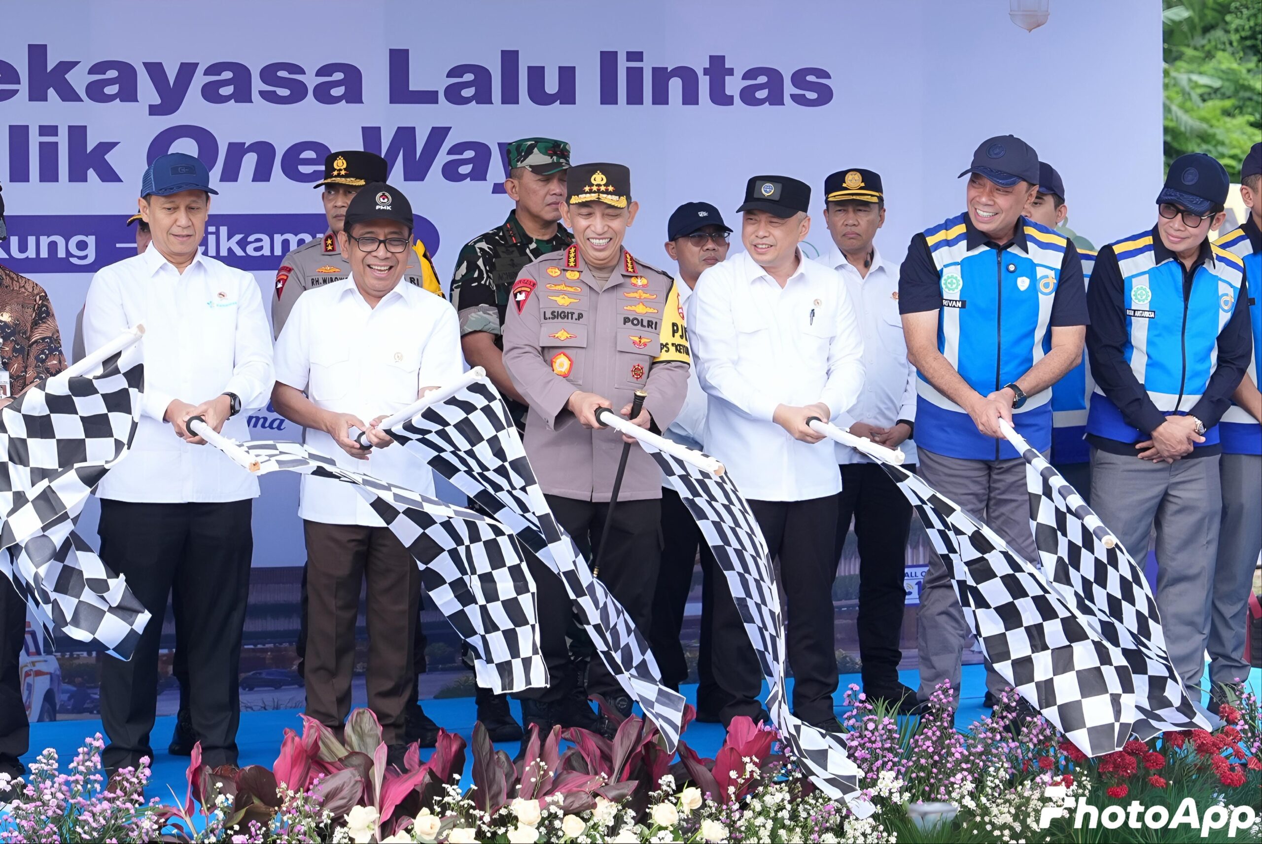 Flag off one way naisonal arus balik Lebaran 2026. (matasemarang.com/Lia dina)