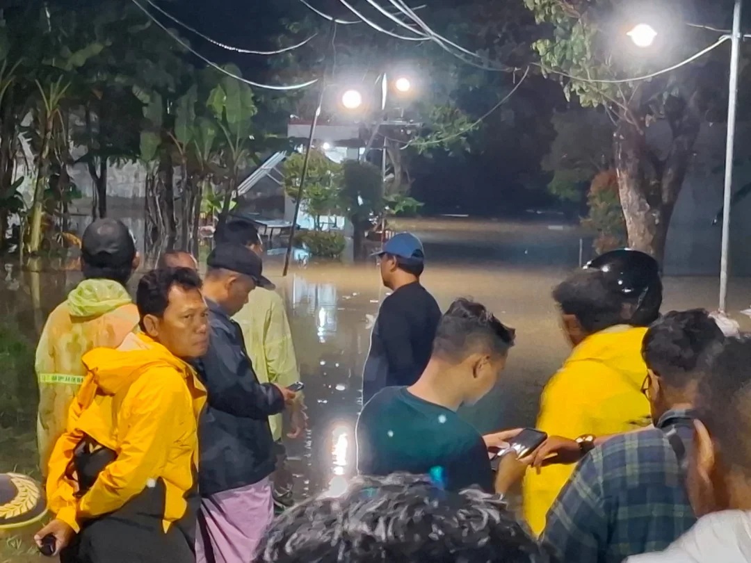 Banjir di kawasan Meteseh, Tembalang Kota Semarang (foto: Polsek Tembalang)