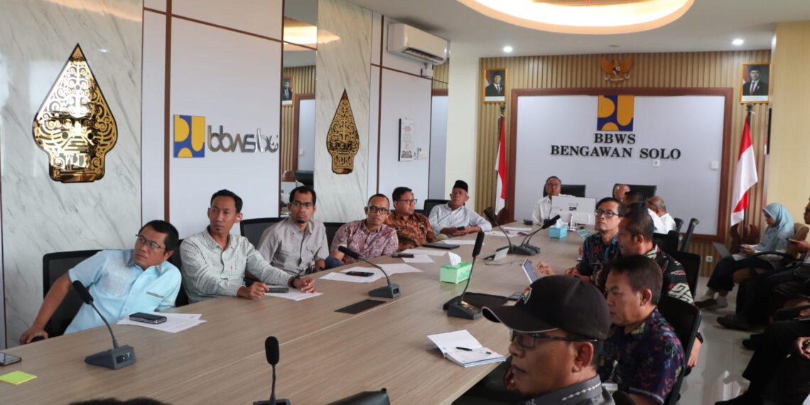 Bapemperda DPRD Jateng saat berdiskusi di Kantor BBWS Bengawan Solo