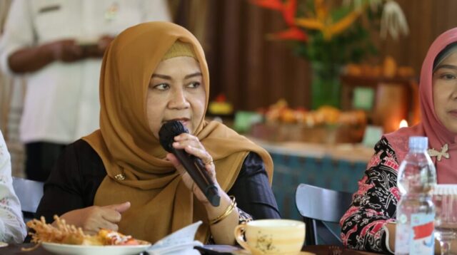 Ketua Komisi B DPRD Jateng Sri Hartini saat diskusi di Taman Satwa Taru Jurug (foto: DPRD Jateng)
