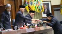 Rapat Paripurna DPRD Jateng membahas Raperda Standarisasi Jalan dan revisi Garis Sempadan, Senin 6 April 2026 (foto: DPRD Jateng)