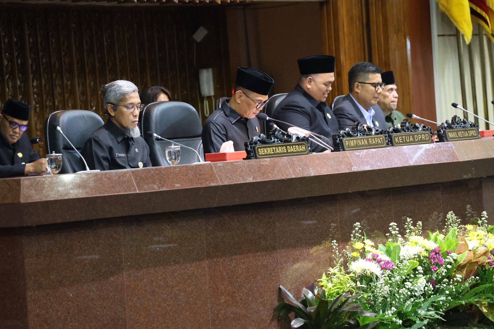 Rapat Paripurna DPRD Jateng membahas Raperda Standarisasi Jalan dan revisi Garis Sempadan, Senin 6 April 2026 (foto: DPRD Jateng)