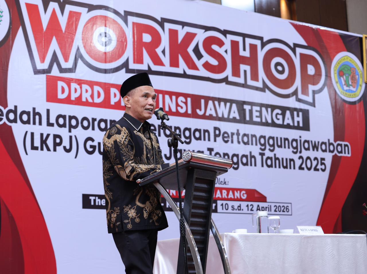 Ketua DPRD Jateng Sumanto membuka workshop bedah LKPJ 2025 di SurakartA (foto: DPRD Jateng)