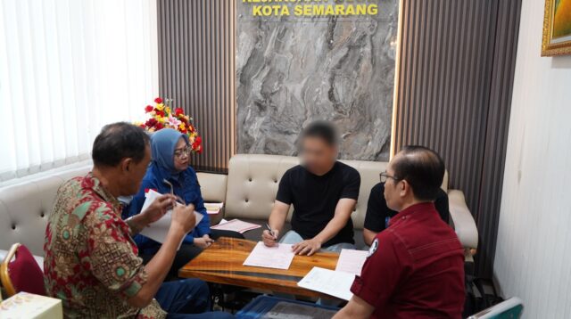 Suasana Kejari Semarang saat menerima penyerahan tersangka dari Kanwil DJP Jateng I (foto: DJP Jateng I)
