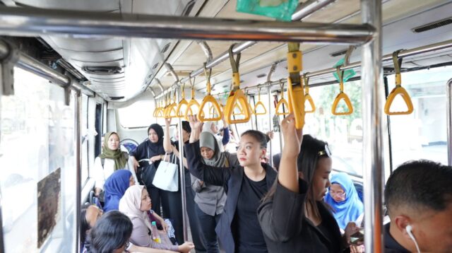 penumpang Trans Semarang (foto: Trans Semarang)