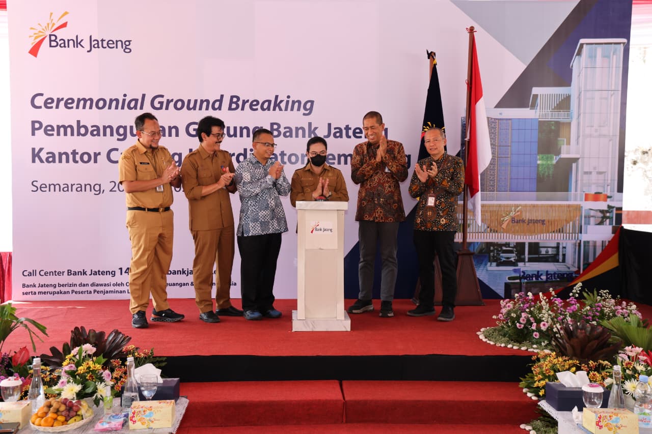 Peletakan batu pertama pembangunan gedung baru Bank Jateng di Jalan Mataram, Semarang (Bank Jateng)