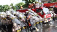 Simulasi aksi unjuk rasa pedagang Pasar Raya (foto: Polres Salatiga)