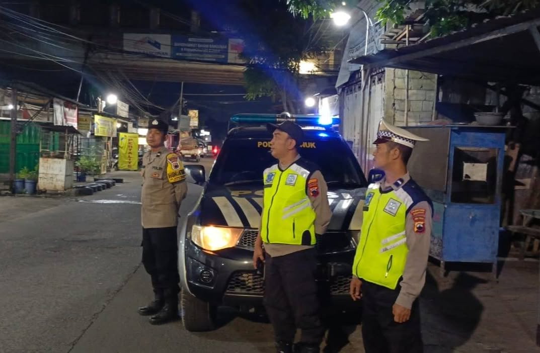 Personel Polsek Genuk melaksanakan Blue Light Patrol di kawasan Kaligawe, 27 April 2026 (Polsek Genuk)