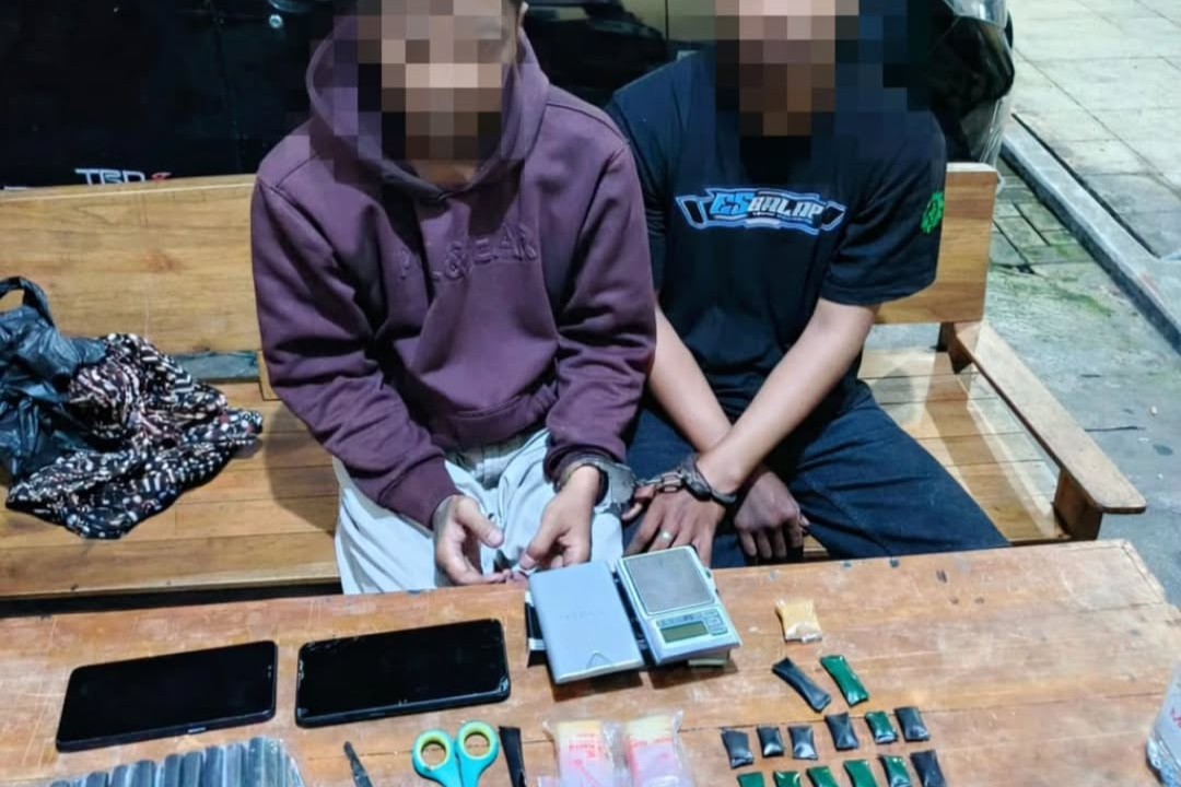 2 tersangka peredaran sabu di Kecamatan Jaten, Karanganyar (foto: Polda Jateng)