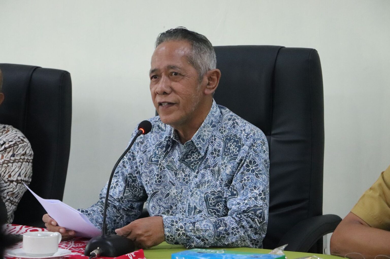 Bapemperda DPRD Provinsi Jateng berdiskusi dengan BPJ wilayah Tegal Dinas PUPR Provinsi Jateng menggali masukan sebagai bahan penguatan Raperda tentang Garis Sempadan, Senin 4 Mei 20026 (foto: DPRD Jateng)