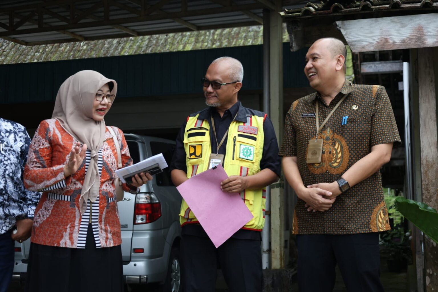 Komisi D DPRD Provinsi Jateng meninjau terhadap paket rehabilitasi jalan Magelang–Ngablak, Senin 5 Mei 2026 (foto: DPRD Jateng)