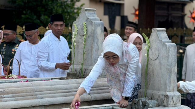 Bupati Demak Eisti’anah bersama Forkopimda berziarah ke Makam Raja Demak jelang Grebeg Besar 2026 (foto: Pemkab Demak)