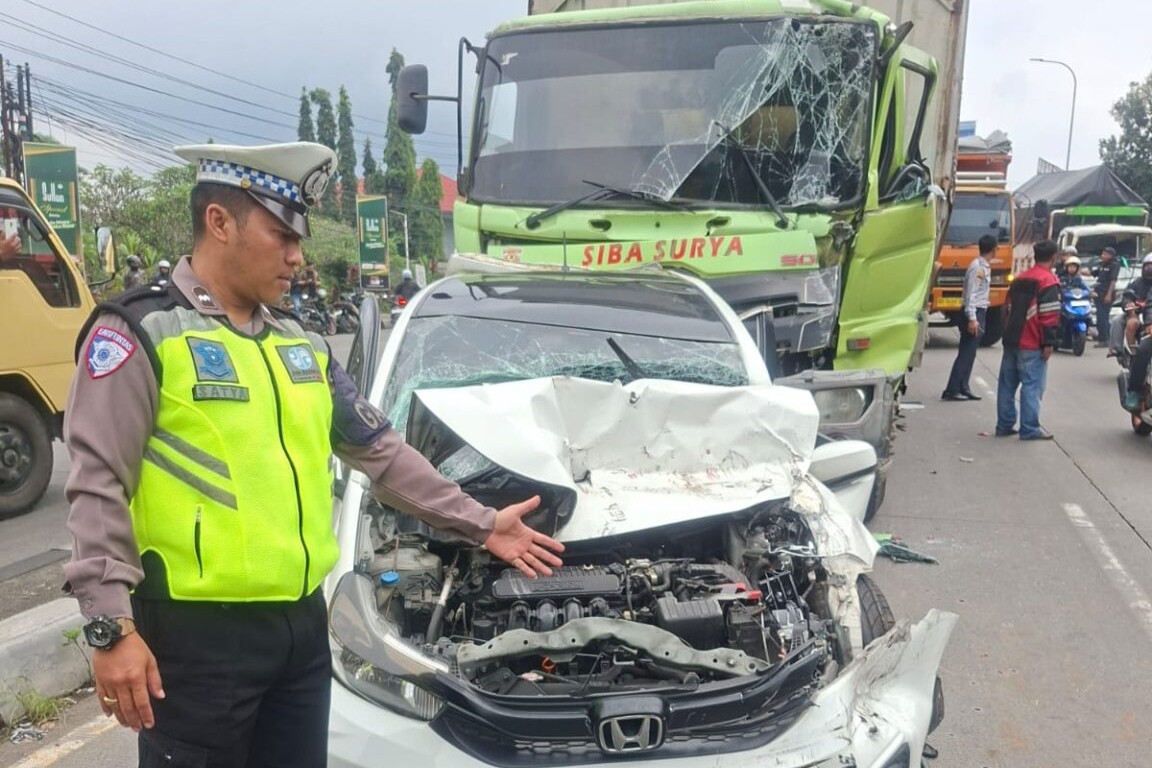 Kecelakaan di exit Tol Bawen Senin 4 Mei 2026 (foto: Polres Semarang)