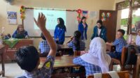 Mahasiswa Udinus memberikan edukasi stop food waste kepada siswa SDN Miroto 01 Semarang (foto: Pemprov Jateng)