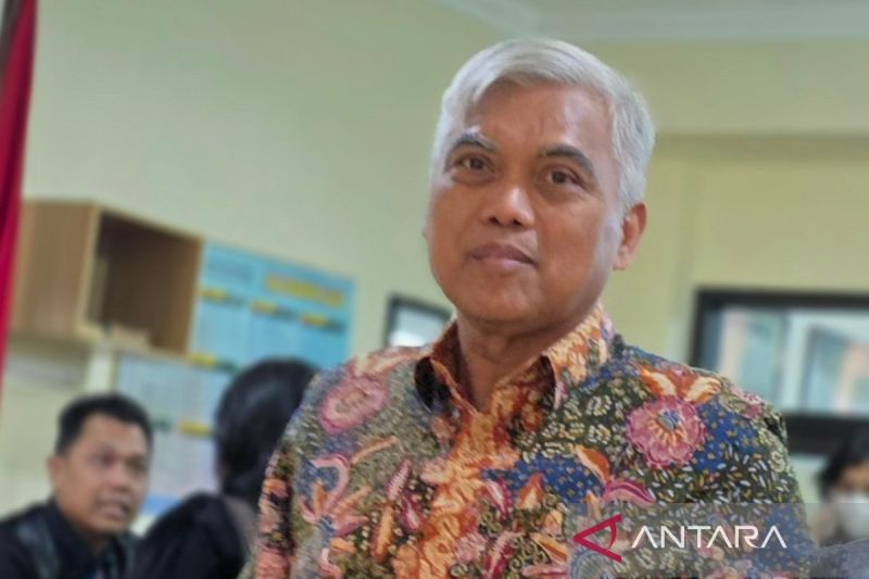 Mantan Direktur Bisnis Ritel dan Unit Usaha Bank Jateng Syariah, Hanawijaya