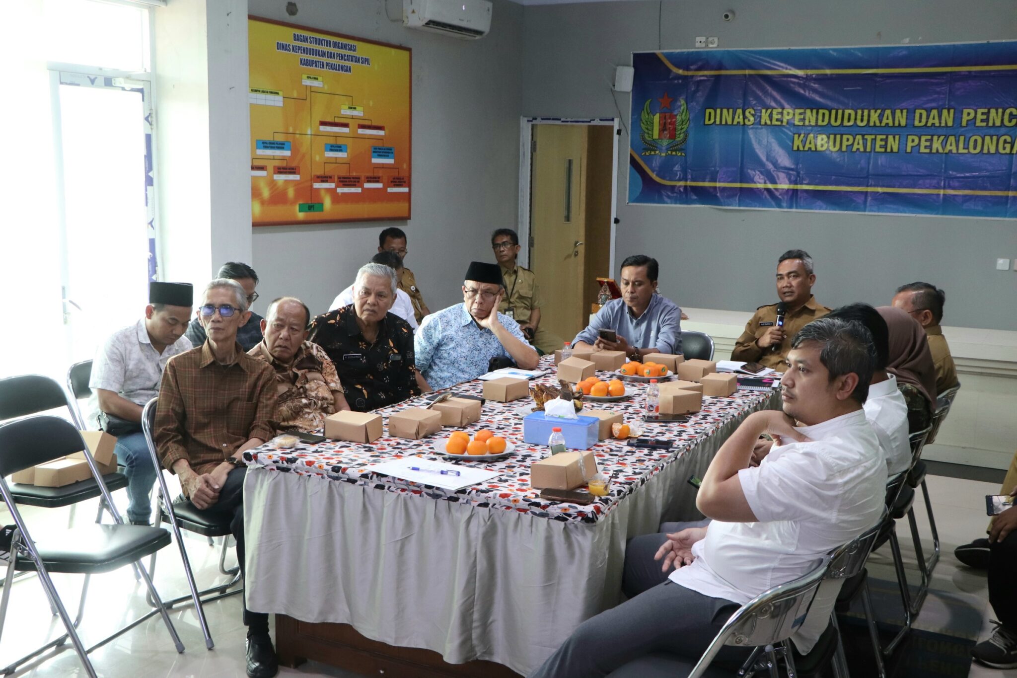 Komisi A DPRD Provinsi Jateng berdiskusi bersama Dinas Kependudukan & Catatan Sipil Kabupaten Pekalongan mengenai capaian IKD, Senin 4 Mei 2026 (foto: DPRD Jateng)