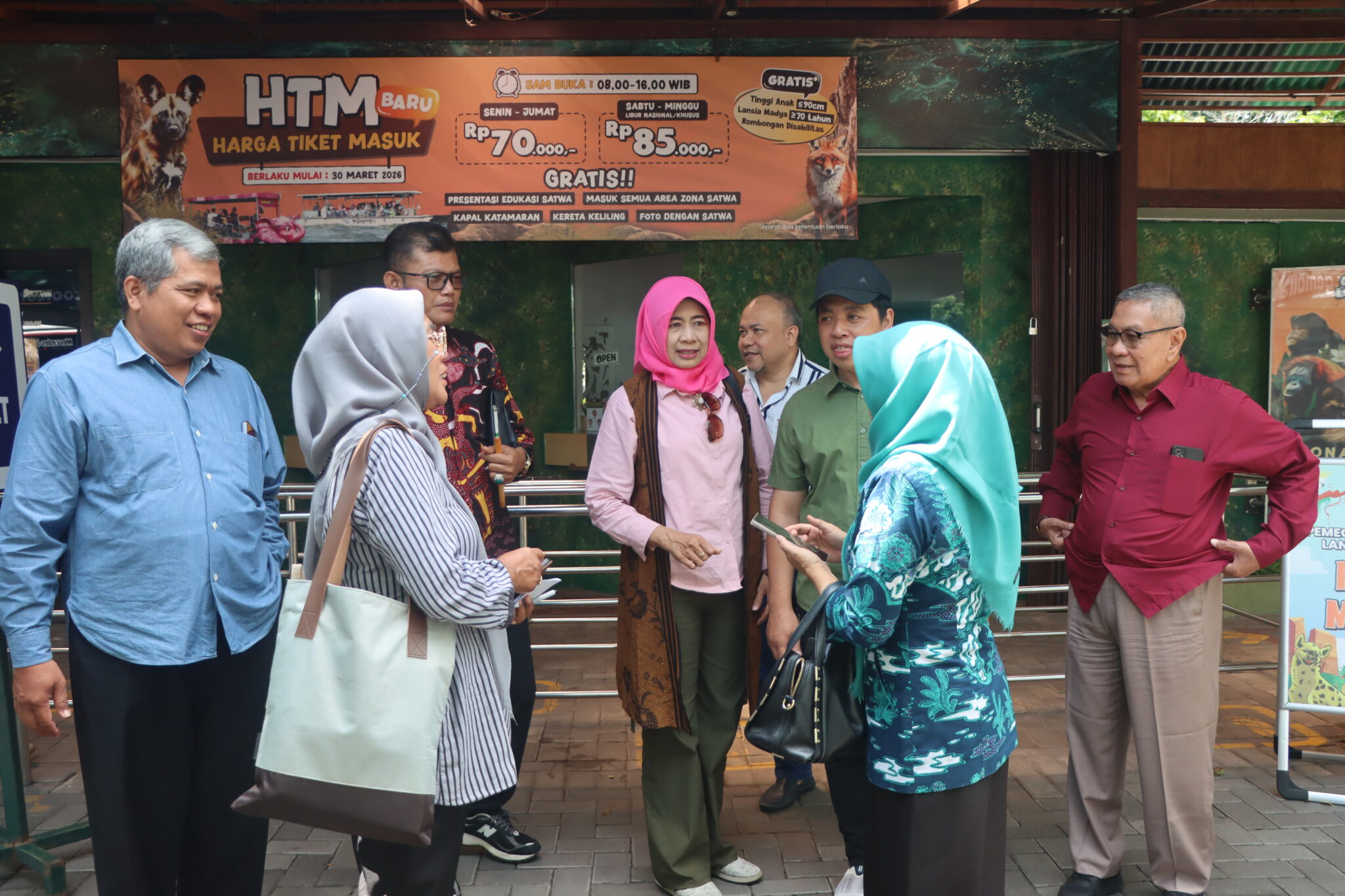 Komisi B DPRD Jateng saat studi banding ke Gembira Loka Zoo Yogyakarta, 28 April 2026 (foto: DPRD Jateng)