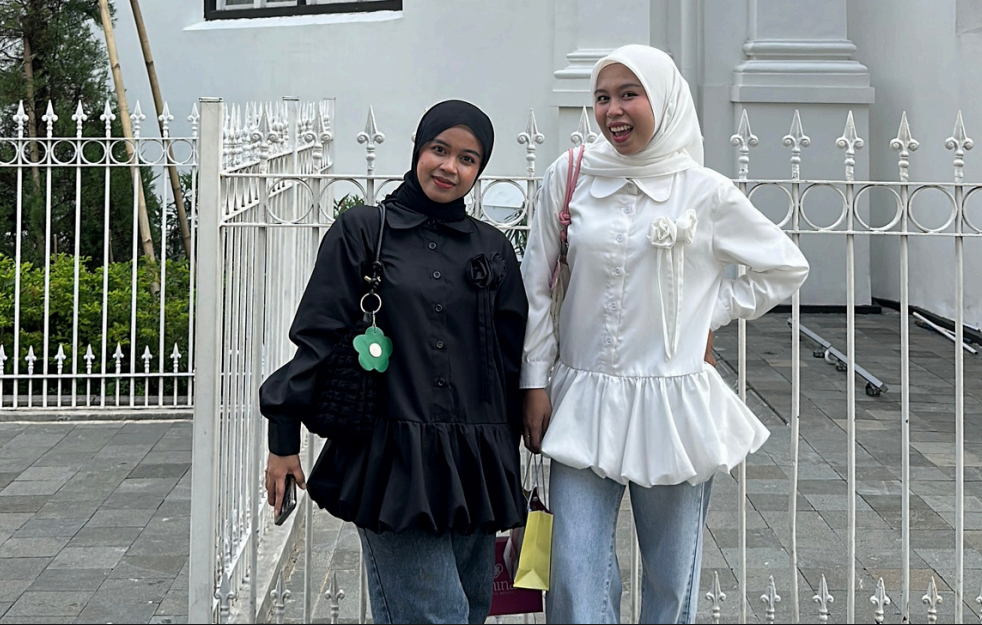 Blouse Peggy by Risa Maharani
