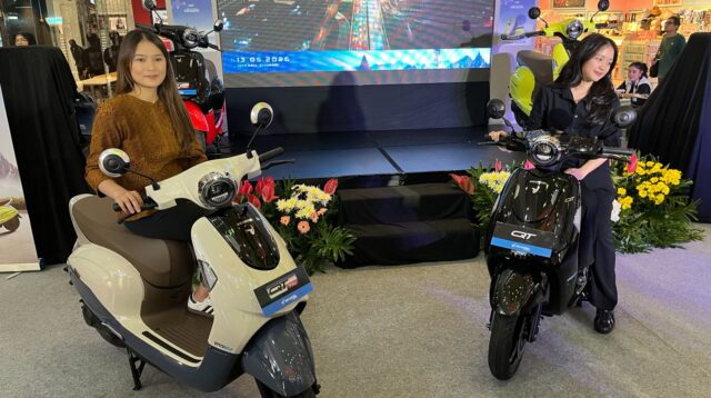 Indomobil luncurkan motor listrik di Semarang. (matasemarang.com/Lia Dina)