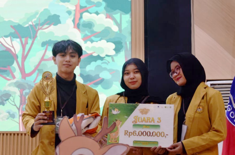 Delegasi mahasiswa Unsoed bersama dosen pembimbing usai meraih Juara III NEC 2026 di IPB University (foto: Humas Unsoed)
