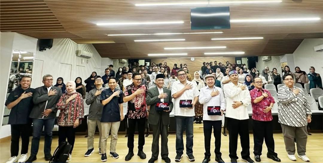 Bedah buku ‘Shortcut Teori‑Teori Pilihan dalam Ilmu Politik’ digelar di Ruang Teater Gedung C FISIP Undip