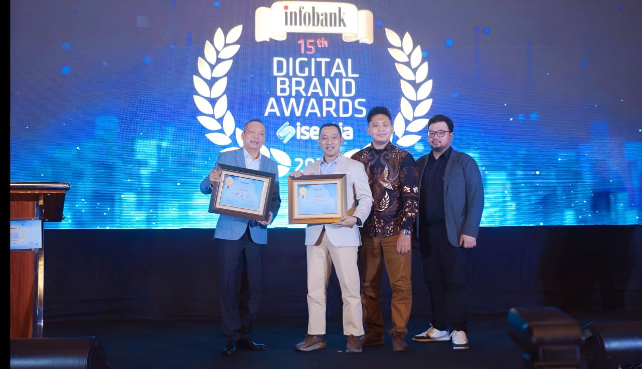 Bank Jateng meraih tiga penghargaan nasional untuk KPR, corporate brand, dan Tabungan Bima (foto: Bank Jateng) Bank Jateng meraih tiga penghargaan nasional untuk KPR, corporate brand, dan Tabungan Bima (foto: Bank Jateng)