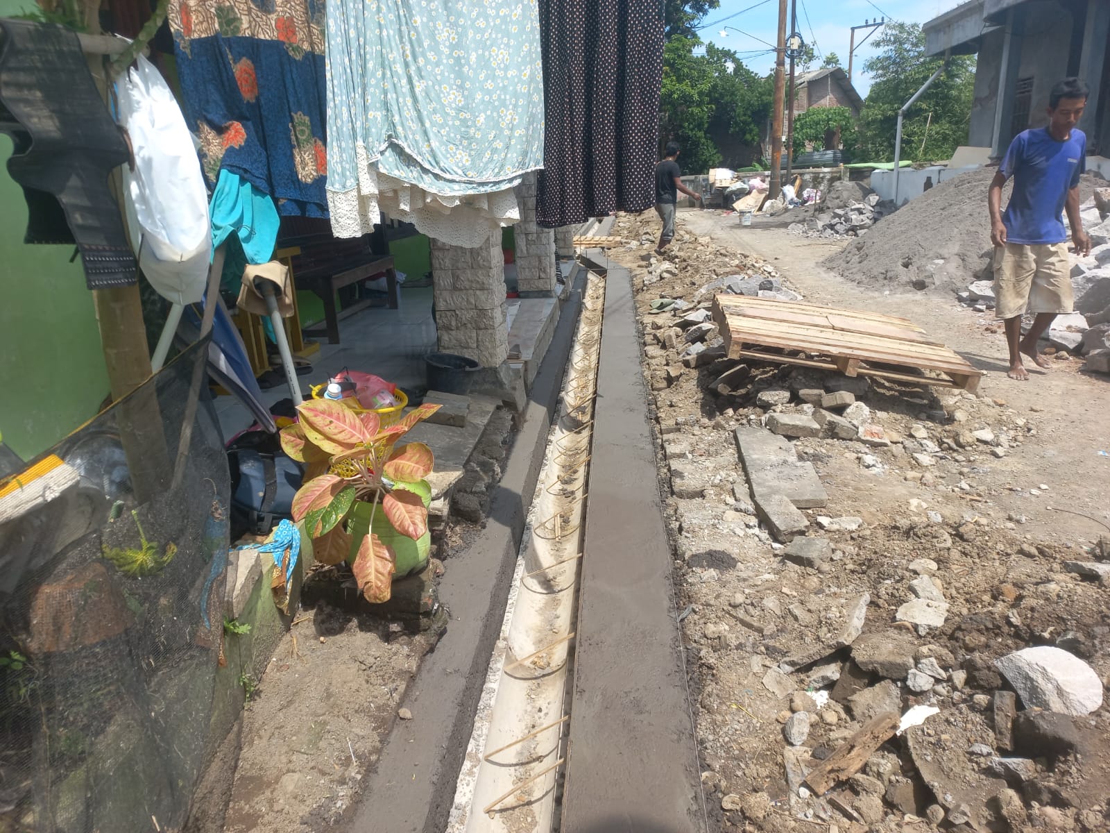 Perbaikan saluran di permukiman warga (foto: Disperkim Kota Semarang)