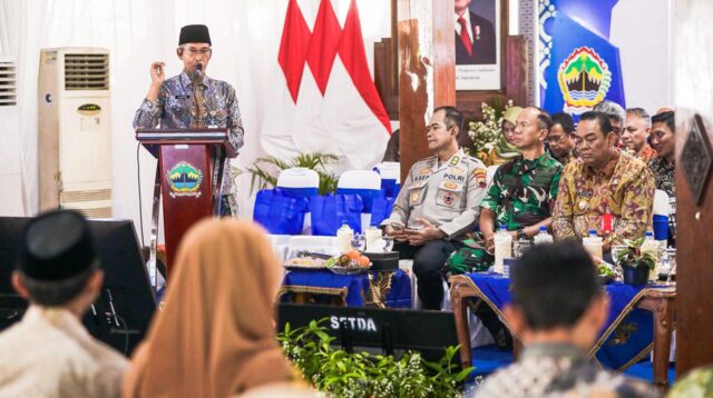 Sekda Jateng Sumarno saat bertemu dengan kepala daerah Kedungsepur, Jumat 29 Mei 2025 (foto: Pemprov Jateng)