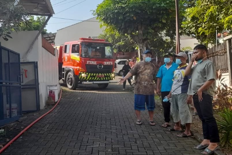 Kebakaran di Jalan Mulawarman II Banyumanik Selasa 19 Mei 2026 (foto: Polsek Banyumanik)