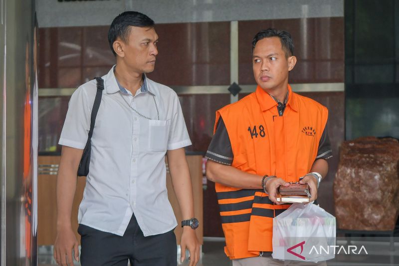 Bupati Cilacap Auliya Rachman