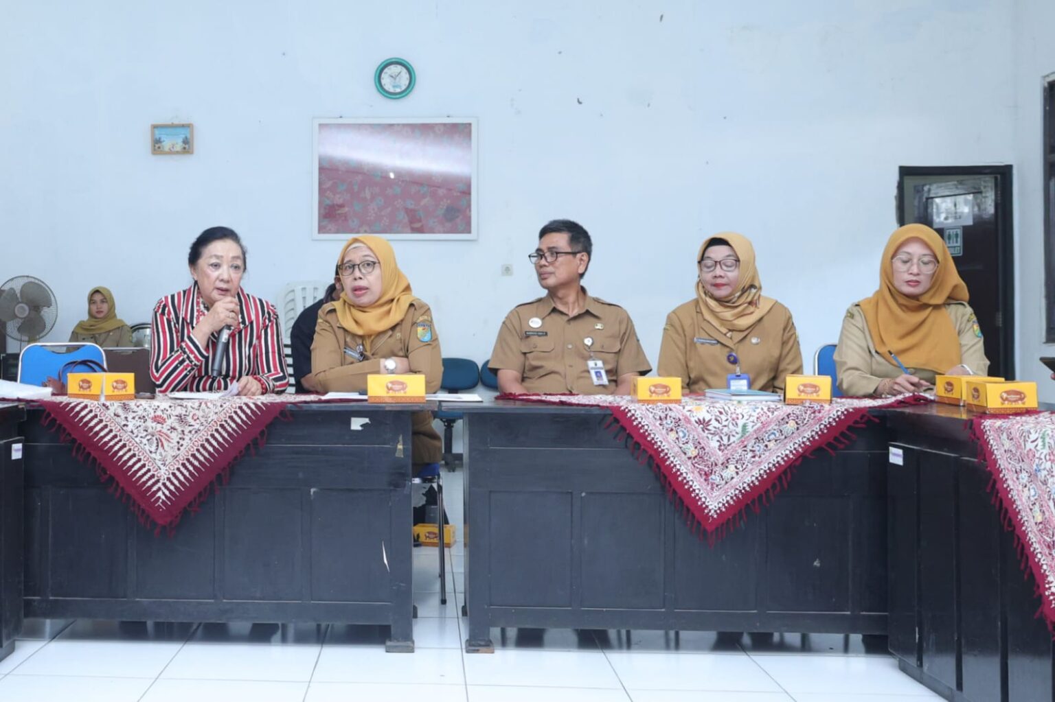 Komisi E DPRD Provinsi Jateng membahas soal perlindungan pekerja informal di Kantor Dinas Perindustrian & Tenaga Kerja Kota Pekalongan, Senin 25 Mei 2026. (foto: DPRD Jateng)