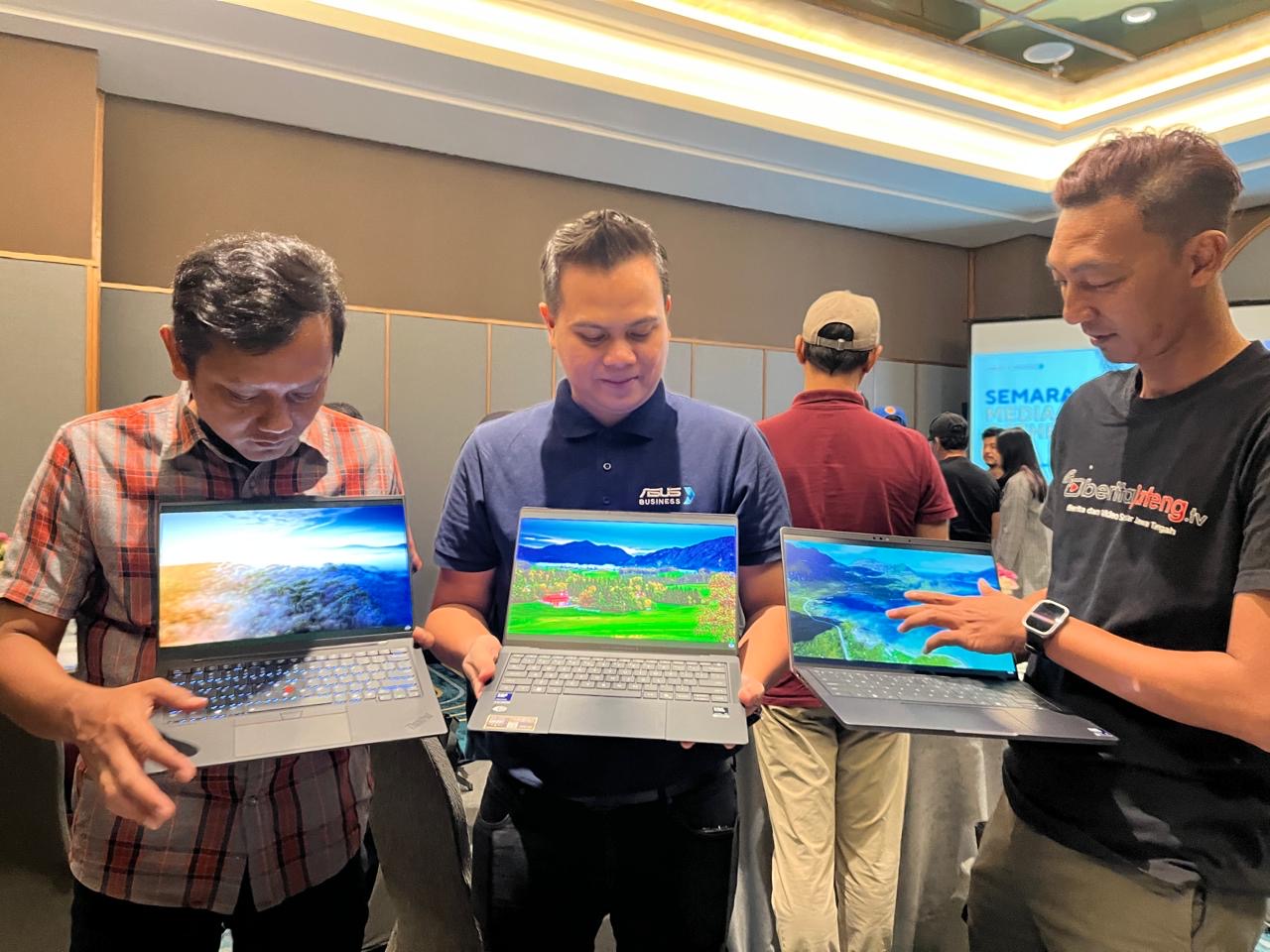 ASUS ExpertBook Ultra (matasemarang.com/ Lia Dina)