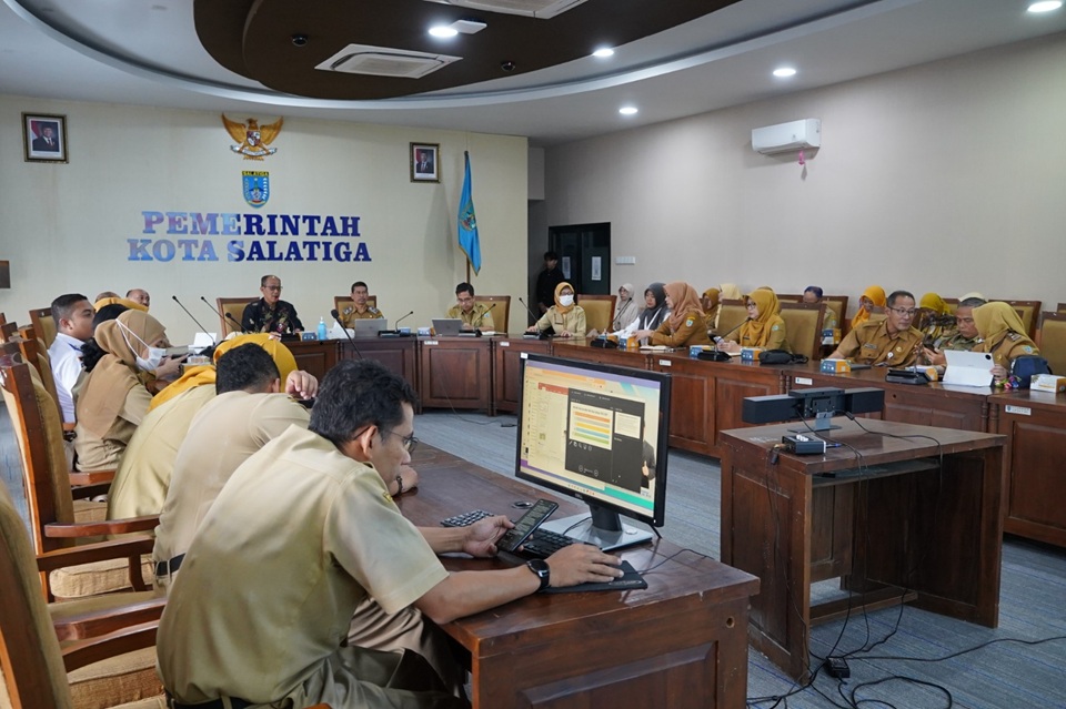 Bappeda Salatiga menggelar sosialisasi Siap Inovasi di Ruang Kalitaman (foto: Pemkot Salatiga) Bappeda Salatiga menggelar sosialisasi Siap Inovasi di Ruang Kalitaman (foto: Pemkot Salatiga)