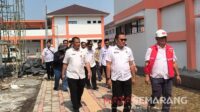 Sekda Kota Semarang Handi Priyanto mengecek progres pembangunan Sekolah Rakyat Terpadu (SRT) di kawasan Rowosari Kecamatan Tembalang Kota Semarang pada Rabu, 24 Juni 2026 (matasemarang.com/ Lia Dina)