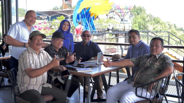 Komisi B DPRD Jateng saat kunjungan kerja ke destinasi wisata HeHa Sky View Gunungkidul (foto: DPRD Jateng)